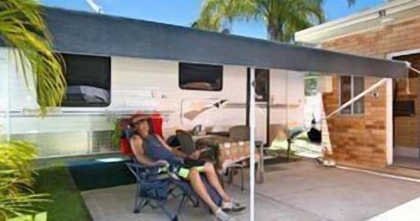 בית מלון כפרי Lorikeet Holiday Park