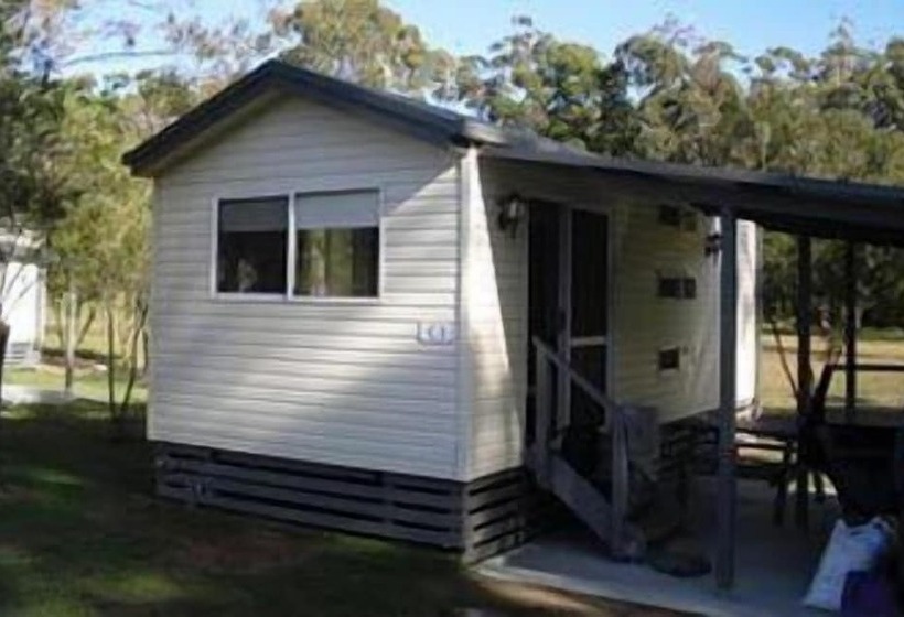 בית מלון כפרי Lorikeet Holiday Park