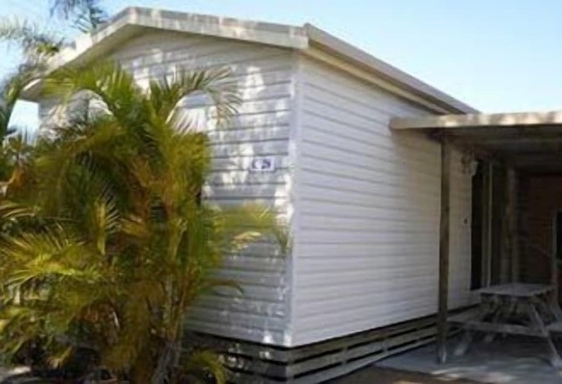 בית מלון כפרי Lorikeet Holiday Park