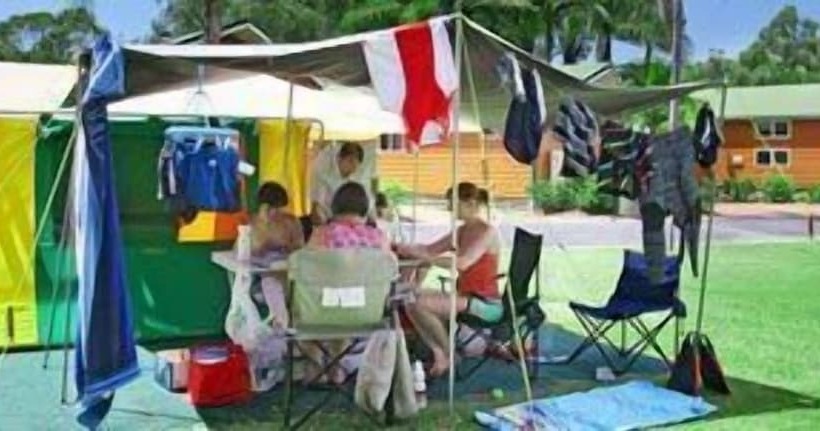 בית מלון כפרי Lorikeet Holiday Park