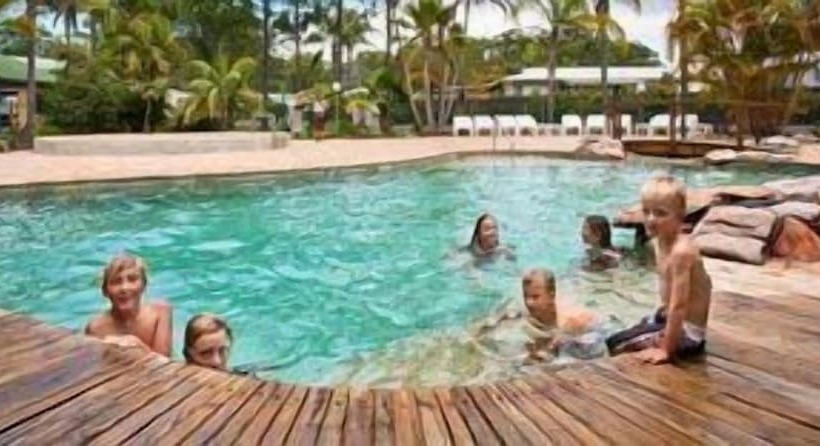 בית מלון כפרי Lorikeet Holiday Park