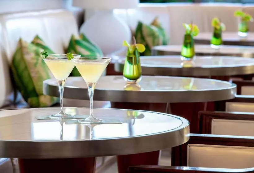 ホテル Waldorf Astoria Beverly Hills