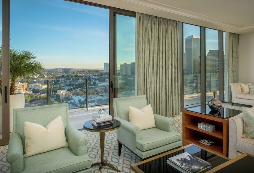 בית מלון כפרי Waldorf Astoria Beverly Hills