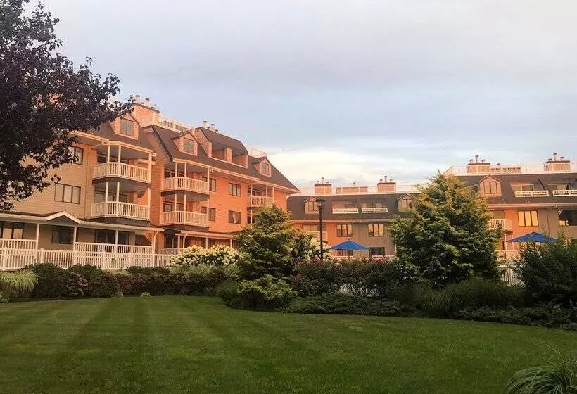 Hotelli Wellington Resort