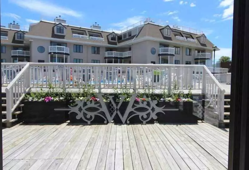 Hotelli Wellington Resort
