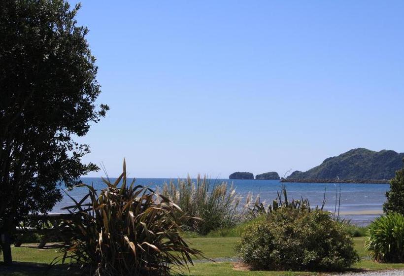 Pohara Beachfront Motel