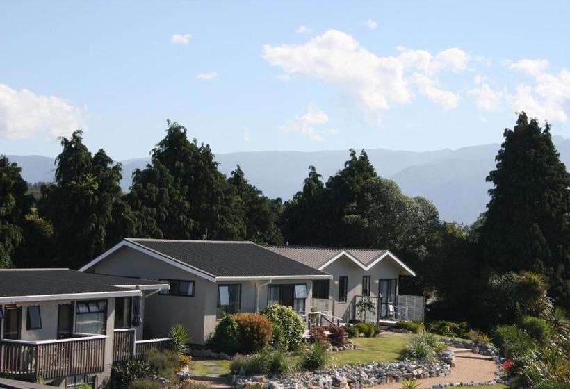 Pohara Beachfront Motel