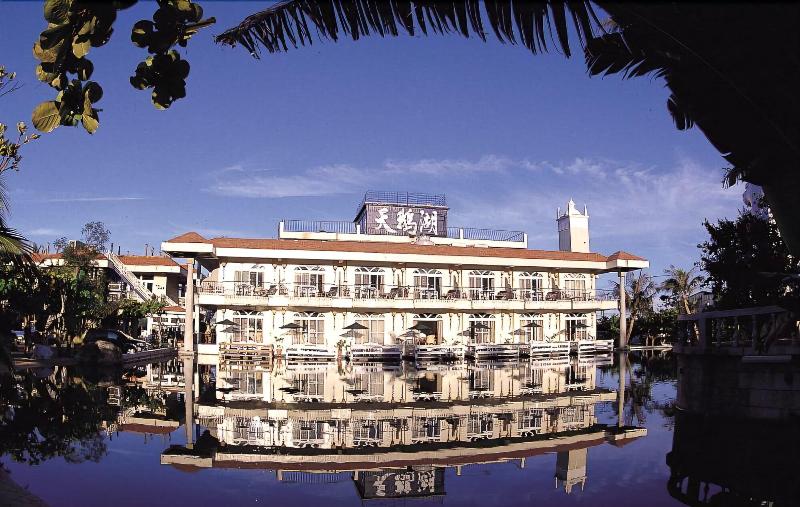 Swan Lake Villa Resort