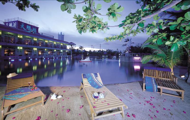 Swan Lake Villa Resort