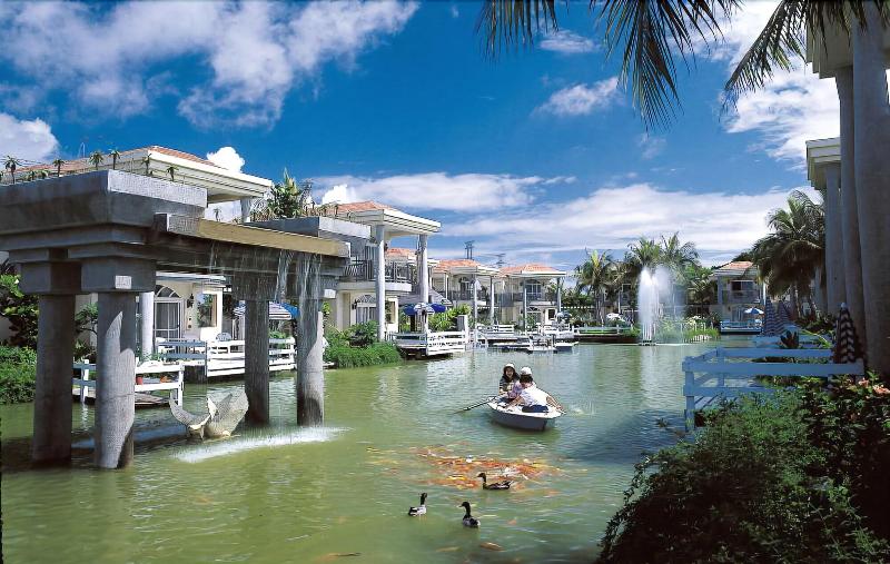 Swan Lake Villa Resort