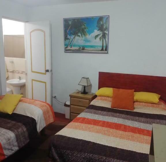 ユースホステル Hostal Merlin Punta Hermosa