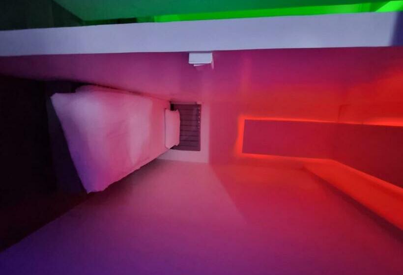 Hôtel Capsule كباين النوم راحه