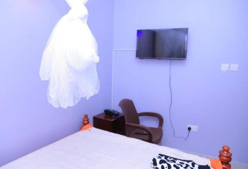 هتل M Three Stella