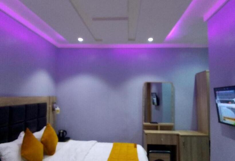 هتل Malvern Suites