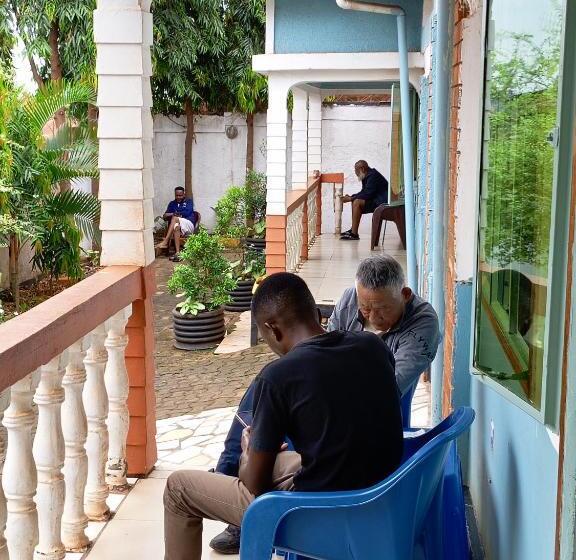 پانسیون Emmas Guest House