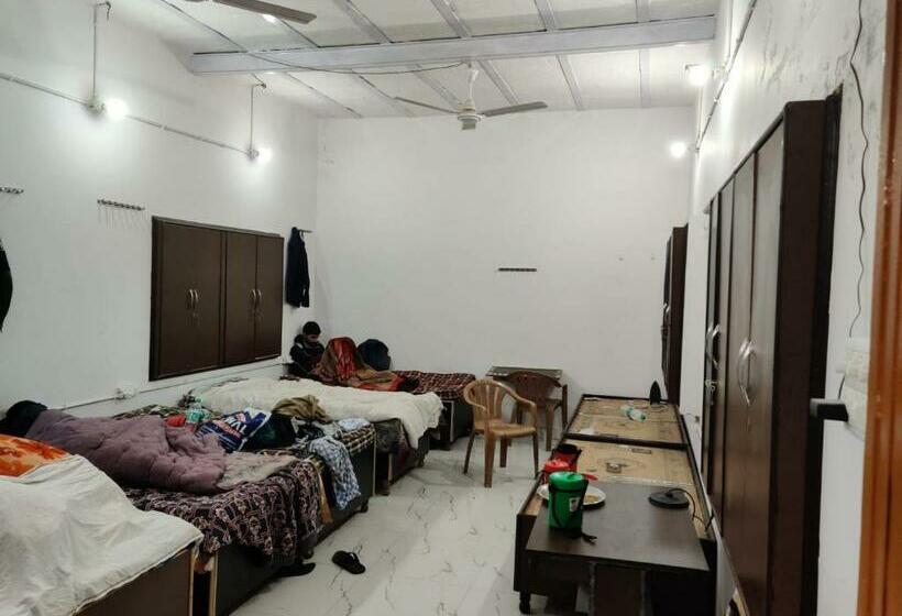 הוסטל Dormitory Eps