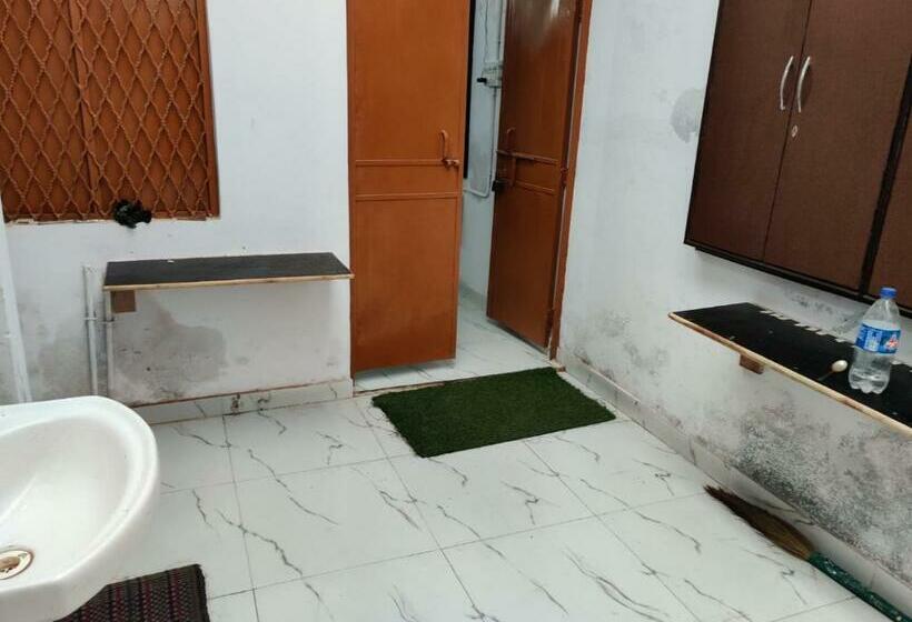 הוסטל Dormitory Eps