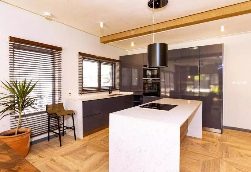 ホテル Serenity Residences & Spa   Kokrobite Beach