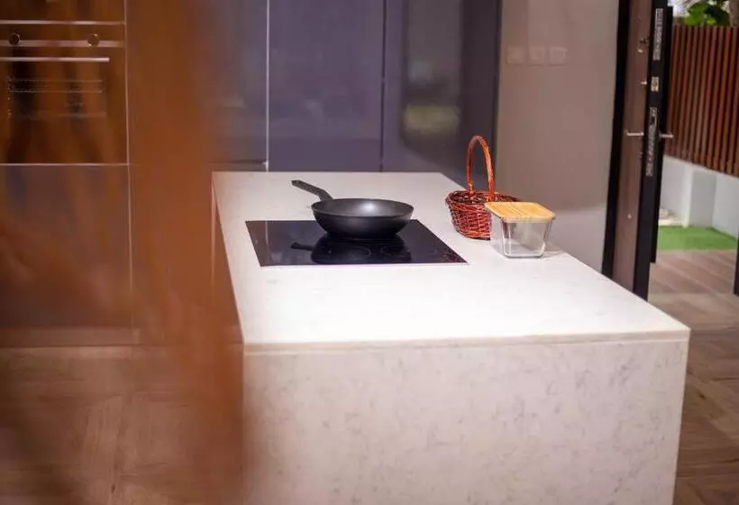 ホテル Serenity Residences & Spa   Kokrobite Beach