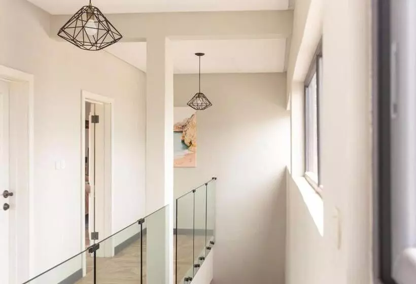 ホテル Serenity Residences & Spa   Kokrobite Beach