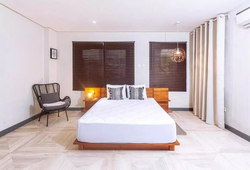 ホテル Serenity Residences & Spa   Kokrobite Beach