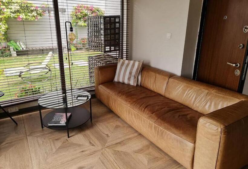 Hotel Serenity Residences & Spa Kokrobite Beach