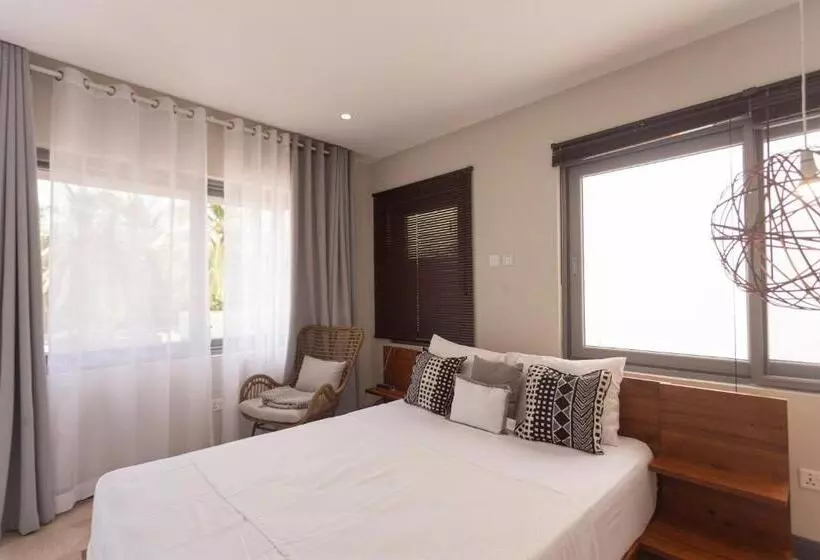 ホテル Serenity Residences & Spa   Kokrobite Beach