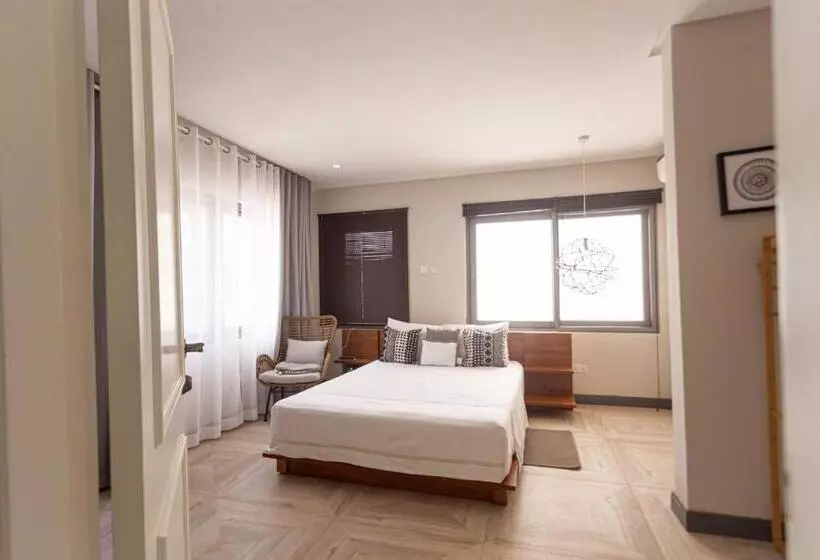 ホテル Serenity Residences & Spa   Kokrobite Beach