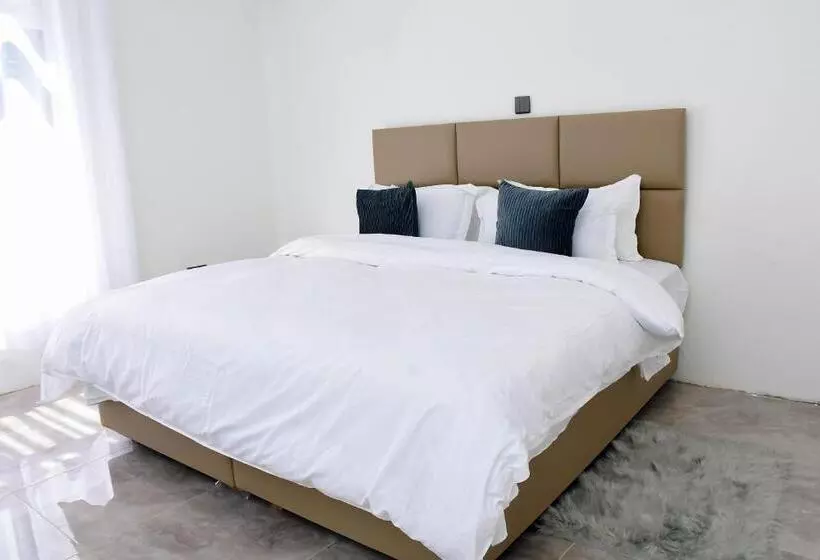 پانسیون Deluxe And Standard En Suite Rooms At The White House