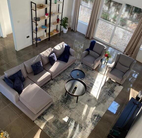 پانسیون Deluxe And Standard En Suite Rooms At The White House