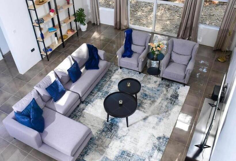 پانسیون Deluxe And Standard En Suite Rooms At The White House