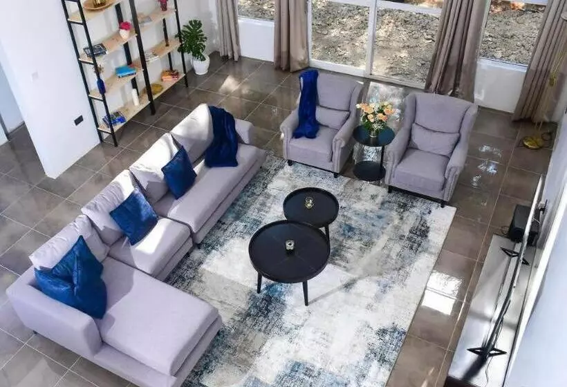 پانسیون Deluxe And Standard En Suite Rooms At The White House