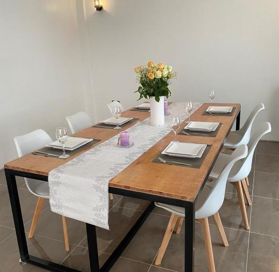 پانسیون Deluxe And Standard En Suite Rooms At The White House