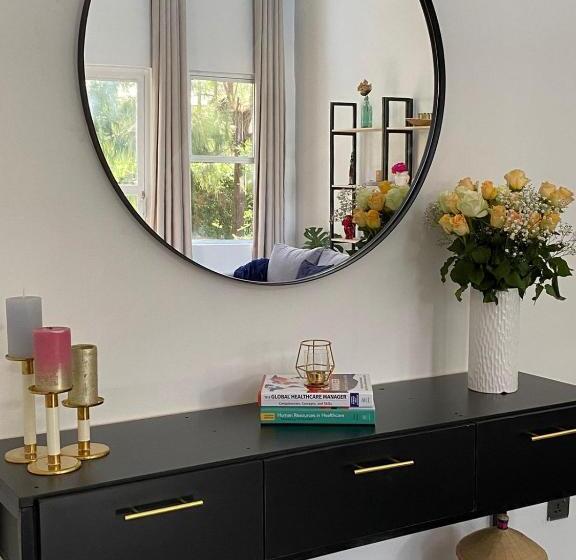 پانسیون Deluxe And Standard En Suite Rooms At The White House