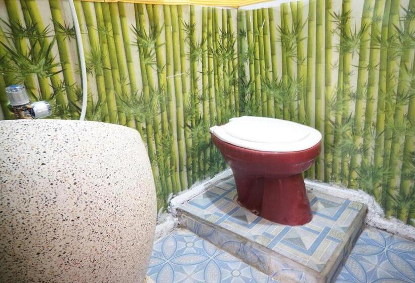 Hotell Collection O 93000 Karona Berg Homestay & Cafe