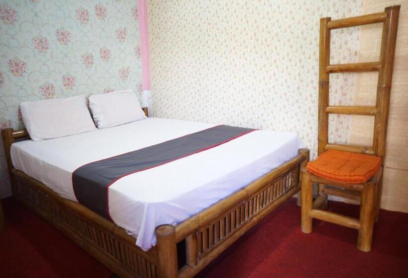 Hotell Collection O 93000 Karona Berg Homestay & Cafe