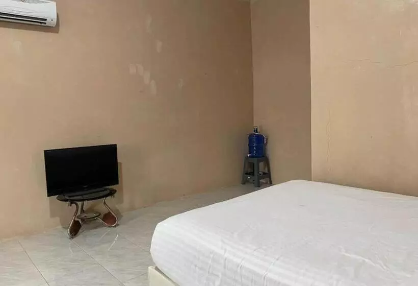 Hotelli Oyo 93033 Mutiara Homestay Syariah