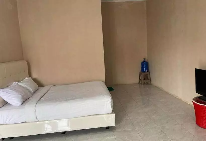 Hotelli Oyo 93033 Mutiara Homestay Syariah