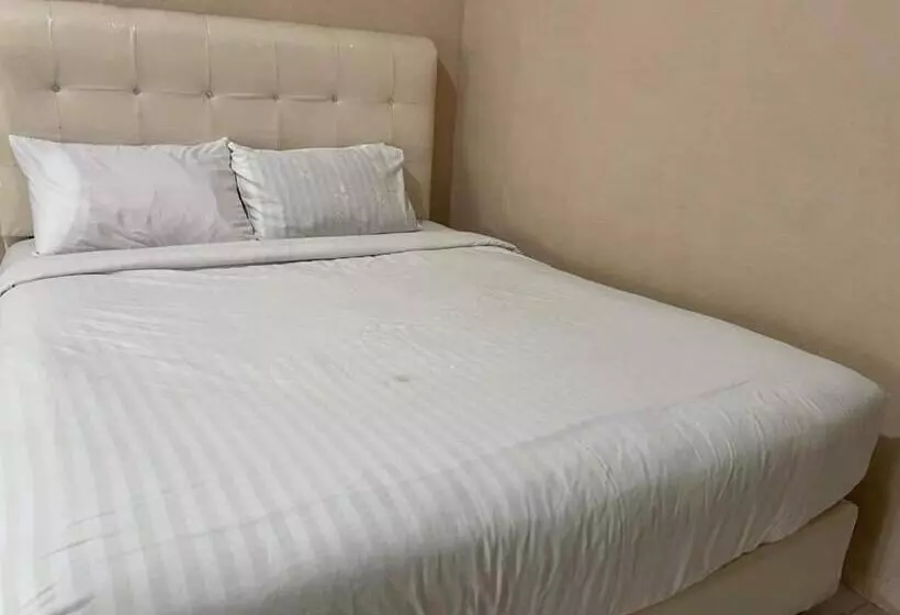 Hotelli Oyo 93033 Mutiara Homestay Syariah