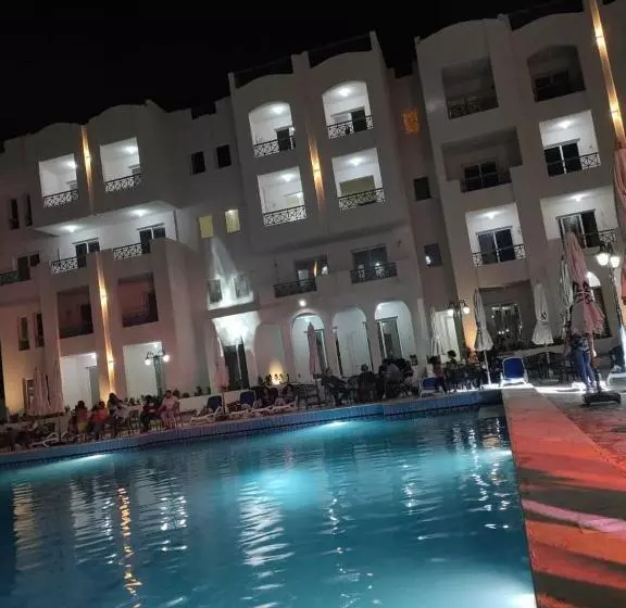 شاليه مميز بمنتجع سانتوريني