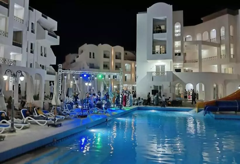 شاليه مميز بمنتجع سانتوريني