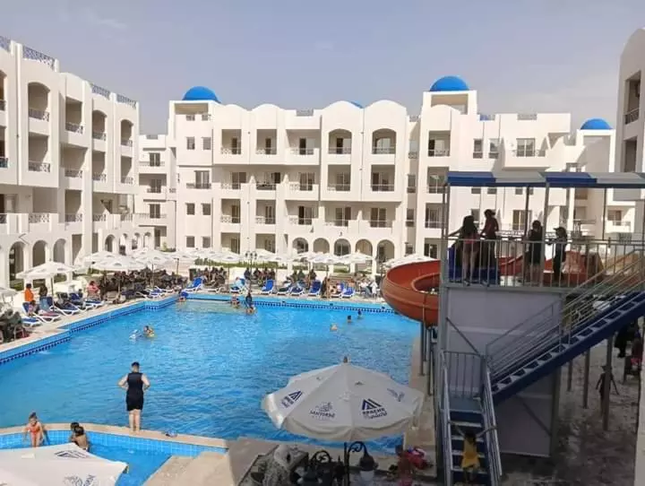 شاليه مميز بمنتجع سانتوريني