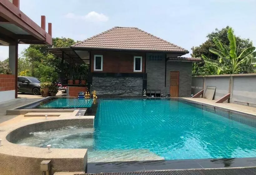 Aamiaismajoitus (B&B) Rabbit House แรบบิท เฮ้าส์