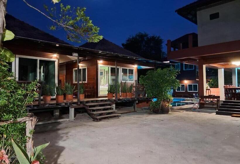 Bed and Breakfast Rabbit House แรบบิท เฮ้าส์