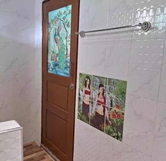 Aamiaismajoitus (B&B) Rabbit House แรบบิท เฮ้าส์