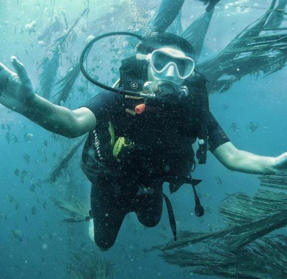 פנסיון Eden Beach Resort