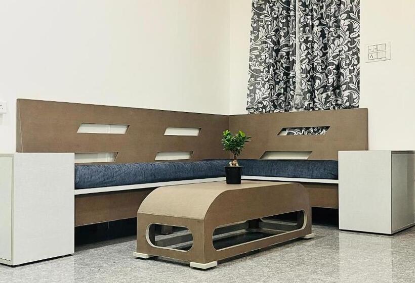 פנסיון Eden Beach Resort