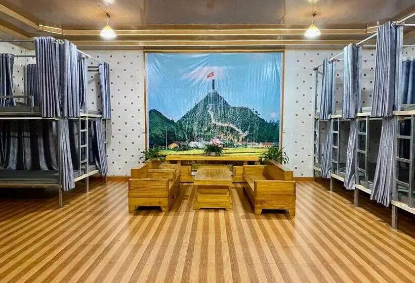 هتل کپسول Bamboo Hostel