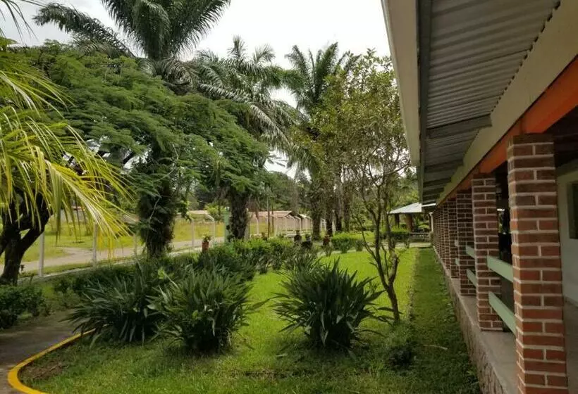 هتل Estancia Del Bosque Forest Guest House