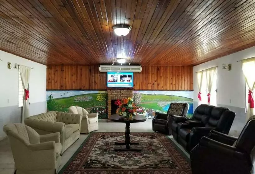 هتل Estancia Del Bosque Forest Guest House